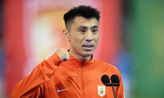 叶辰摆摆手，认真道：我可不想被一个深爱着我爸爸的阿姨当成儿子看待，那种感觉太别扭了。
